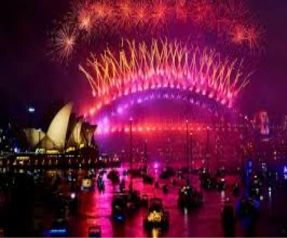 New Year Celebration at Sydney: আতসবাজির আলো ঝলমলে রাতে ২০২১-কে স্বাগত জানাল সিডনি 