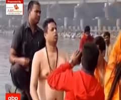 Makar Sankranti 2021: মকর সংক্রান্তিতে দামোদরে ডুব, 'সোনার বাংলা যেন গড়তে পারি', প্রার্থনা Soumitra Khan এর