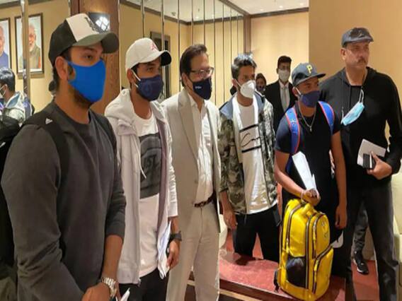 સ્વદેશ પરત ફરેલી ટીમ ઇન્ડિયાનું ઢોલ-નગારા સાથે કરાયું ભવ્ય સ્વાગત, જુઓ વીડિયો