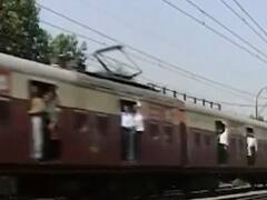 Mumbai: कल से पूरी क्षमता के साथ चलेंगी लोकल ट्रेनें