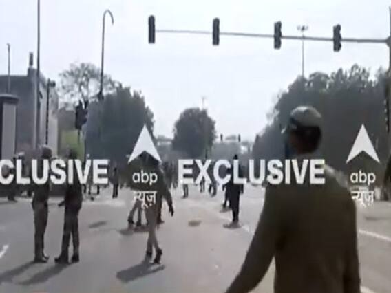 Farmers Tractor Rally : तस्वीरों में देखें किसानों की ट्रैक्टर परेड में कहां कैसा मचा हुआ है कोहराम