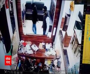 CCTV: शराब पीने से मना किया तो होटल में दबंगों ने मचाया उत्पात | Chandauli | abp Ganga  