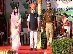 નાયબ મુખ્યમંત્રી નીતિન પટેલે વડોદરામાં કર્યું ધ્વજવંદન 