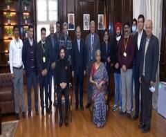 Free Vaccine in India? उद्याच्या अर्थसंकल्पात मोफत लसीची घोषणा?भारतात विनामूल्य लसीकरण शक्य आहे का? 