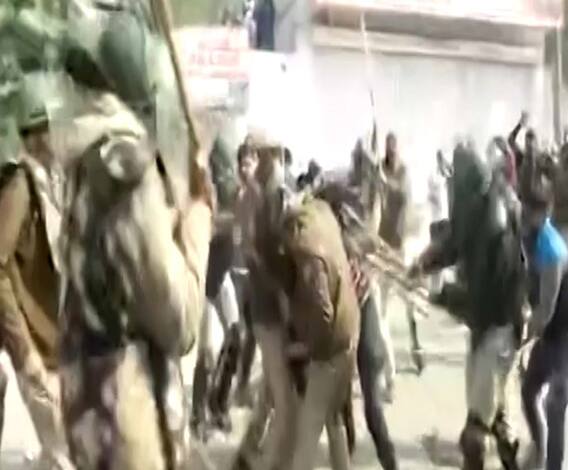 Farmers Protest | Singhu Border वर काल झालेल्या हिंसाचार प्रकरणी 44 जणांना अटक