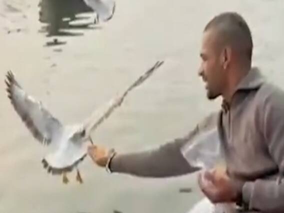 Varanasi में Shikhar Dhawan को घुमाने वाले नाविकों पर कार्रवाई, जानिए पूरा मामला