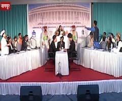 अभिरूप युवा संसद | युवक बिरादरी संस्थेचा अनोखा उपक्रम, विद्यार्थीच झाले पंतप्रधान, विरोधी पक्षनेते