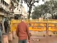 Blame game b/w BJP & AAP over Chandni Chowk's Hanuman temple demolition 