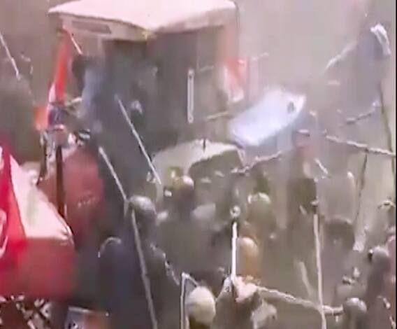 Farmer Tractor Rally | दिल्ली आंदोलनातील हिंसाचाराप्रकरणी 26 शेतकरी नेत्यांविरोधात एफआयआर दाखल