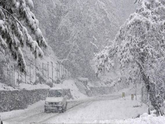 J&K: मौसम खराब होने का असर उड़ानों पर, श्रीनगर एयरपोर्ट से आज की सभी फ्लाइट्स में देरी