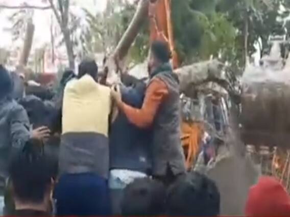 गाजियाबाद: मुरादनगर में भारी बारिश के बाद गिरा श्मशान घाट की छत का हिस्सा, 5 की मौत।Special Bulletin