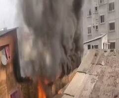 মানিকতলায় পরিত্যক্ত ব্যাটারি কারখানায় বিধ্বংসী আগুন, ঘটনাস্থলে দমকলের ১০টি ইঞ্জিন