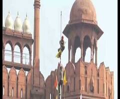 Farmers Agitation in Delhi: প্রজাতন্ত্র দিবসে কৃষক আন্দোলনে রণক্ষেত্র দিল্লি, ট্রাক্টর র‍্যালি লালকেল্লায়, পুলিশে 'গুলিতে' মৃত এক