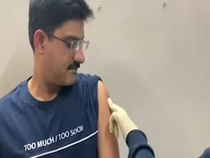 ABP News journalist takes Covaxin shot, shares experience | Master Stroke 