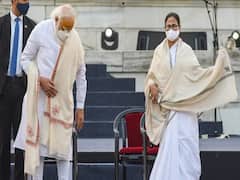 PM Modi के कार्यक्रम में Mamata के नाराज होने पर BJP-TMC में छिड़ी जंग | Parakram Diwas 2021