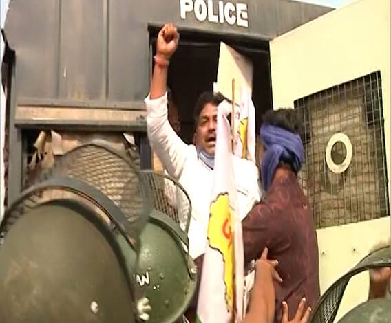 गोरेवाडा प्राणी उद्यानाला बाळासाहेबांचं नाव देण्यास विरोध, मुख्यमंत्र्यांच्या आगमनाआधी निदर्शनं