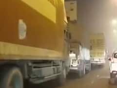 Breaking News : Delhi Police ने Singhu Border जाने के सभी रास्ते बंद किए