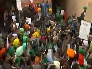 Why are the agitating farmers not accepting Committee formed by SC? | Hoonkar with Rubika 