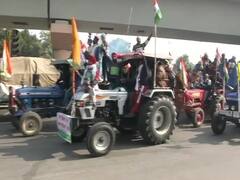 દિલ્હીમાં ખેડૂતોની ટ્રેક્ટર રેલી હિંસક, અક્ષરધામ પાસે બેરિકેટ તોડ્યા