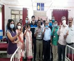 Covid Vaccination | मनमाडमध्ये कोविड लसीकरणाला सुरुवात, लसीकरणाला न घाबरण्याचा संदेश