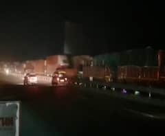 वसईच्या सातीवली फाट्याजवळ वाहतूक ठप्प; ट्रक बंद पडल्याने वाहतुकीवर परिणाम