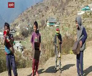 टूटे-फूटे डिब्बों से बना डाला 'म्यूजिक बैंड', नन्हे उस्तादों की धमाल चौकड़ी याद दिला देगी बचपन 