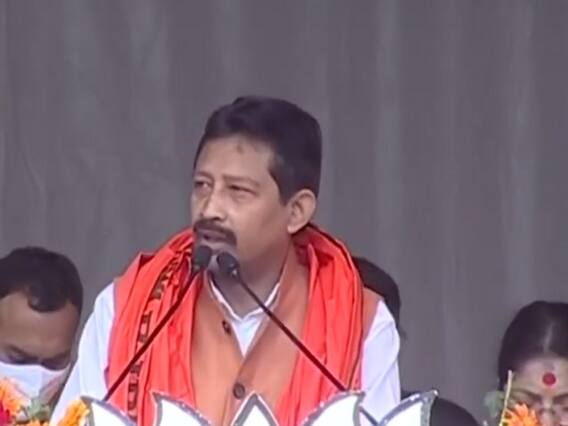 हावड़ा में स्मृति ईरानी की रैली, बीजेपी में शामिल हुए टीएमसी के नेता भी मंच पर मौजूद