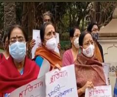 Shantiniketan: আলাপিনী মহিলা সমিতির ঘর 'তালাবন্ধের' অভিযোগ, প্রতিবাদে পদযাত্রা 