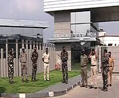 SERUM COVISHIELD | सीरम इन्स्टिट्युटबाहेर चोख बंदोबस्त, लसीच्या सुरक्षित वाहतुकीसाठी पोलीस तैनात