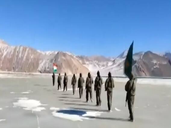 72nd Republic Day : Ladakh में ITBP के जवानों ने फहराया झंडा 