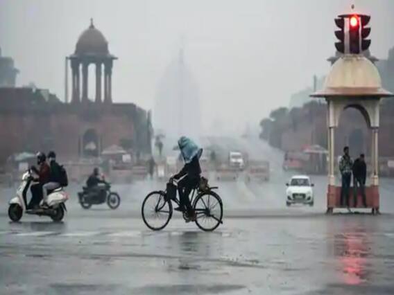 Delhi-NCR में तेज बारिश, पारा और लुढ़का