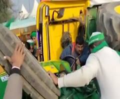 Delhi Violence में पुलिस के कई जवान घायल, संपत्ति को भी नुकसान | ABP Ganga 