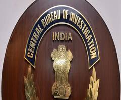 CBI अफसरों के घर CBI की छापेमारी | Ghaziabad | ABP Ganga 