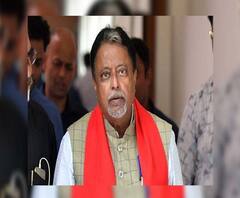 এক ঝলকে: ভোট-নির্ঘণ্টের আগেই প্রার্থীর নাম ঘোষণা মুকুলের, শান্তিনিকেতনে বাম অধ্যাপক-পড়ুয়াদের বিক্ষোভ