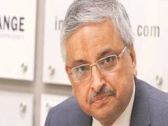 Corona के लिए वैक्सीन ही समाधान क्योंकि अभी इसका कोई एंटी-वायरल ड्रग नहीं है- AIIMS Director