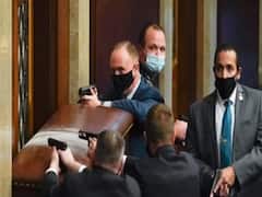 अमेरिकी संसद में हंगामे के बाद सुरक्षाकर्मियों से हुई झड़प में 1 महिला प्रदर्शनकारी की मौत