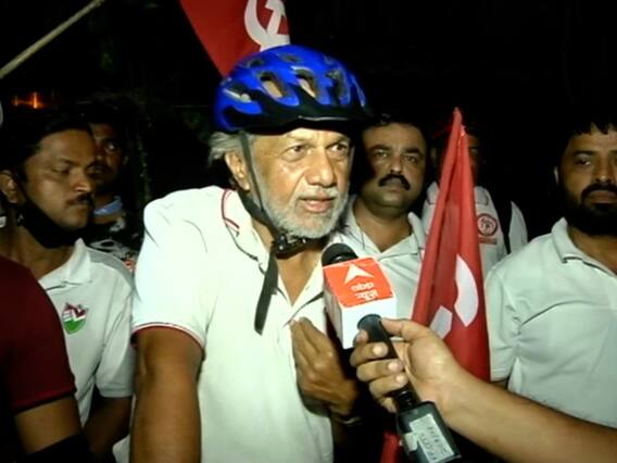 Mumbai: साइकिल से घूम-घूमकर लोगों को किसान आंदोलन की अहमियत बता रहा Pune से आया एक ग्रुप