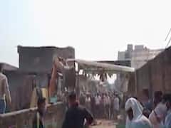 અમદાવાદ: નરોડામાં દબાણ દૂર કરવા મામલે AMCના અધિકારીઓ અને સ્થાનિકો વચ્ચે બબાલ