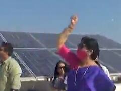 વડોદરાના સાંસદ રંજનબેન ભટ્ટે પરિવાર સાથે કરી ઉત્તરાયણની ઉજવણી , જુઓ વીડિયો