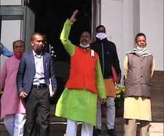 নজরে ৯ চটজলদি: এবার বিধানসভায় ভিতরেও ‘জয় শ্রীরাম’ স্লোগান, মুখ্যমন্ত্রীর বক্তব্যে বিজেপির বাধা, ওয়েলে নেমে বিক্ষোভ