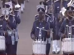 Vijay Chowk पर Beating Retreat Ceremony का भव्य आयोजन, 26 बैंड ने लिया हिस्सा