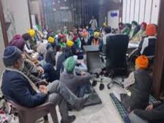 सरकार-किसानों के बीच बिगड़ रही बात, कृषि मंत्री बोले- हम कानून टालने से बेहतर प्रस्ताव नहीं दे सकते