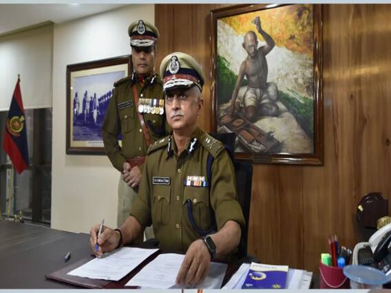 Delhi Police ने कहा- ट्रैक्टर रैली के दौरान हिंसा को लेकर 19 लोगों को गिरफ्तार किया गया