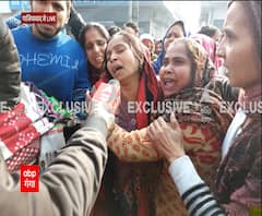 Ghaziabad हादसा: मेरठ हाइवे पर शव रखकर पीड़ित परिवार ने लगाया जाम | abp Ganga 