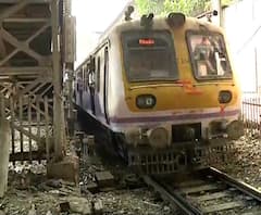 Mumbai Local | सर्वसामान्यांसाठी लोकल सेवा सुरु, राज्याच्या निर्णयावर रेल्वे बोर्डाची मंजूरी बाकी