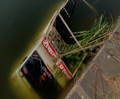 Solapur Accident : टेम्पो कॅनॉलमध्ये कोसळला, पंढरपूरजवळील माळेगावात बापलेकीचा दुर्देवी मृत्यू