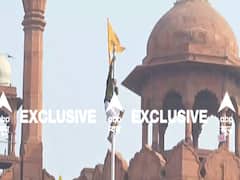 Farmers Tractor Rally Live: किसानों का जबरदस्त हुड़दंग, लाल किला पर चढ़े प्रदर्शनकारी