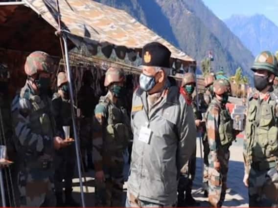 CDS बिपिन रावत ने किया LAC का दौरा, बढ़ाया जवानों का हौसला