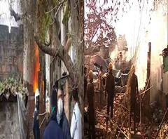 বেহালায় আগুন-আতঙ্ক, ভস্মীভূত প্লাস্টিক কারখানার একাংশ