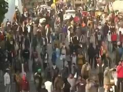 तस्वीरें जो गणतंत्र दिवस पर दिल्ली में हुई अराजकता की गवाही दे रही हैं | Farmer Tractor Rally